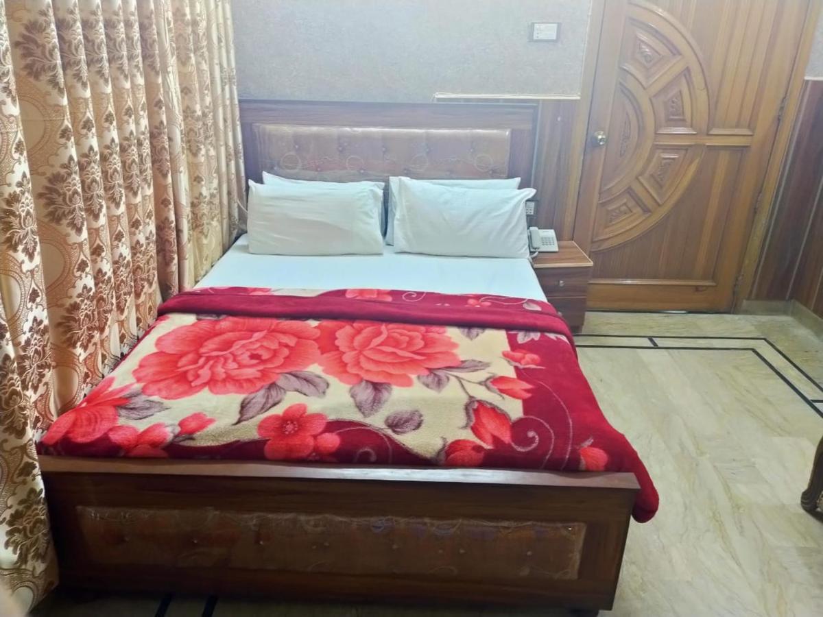 Karachi Motel ภายนอก รูปภาพ